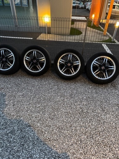 シュタイナー18インチ235/50r18
スタッドレス付き