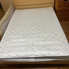 ダブルベッド