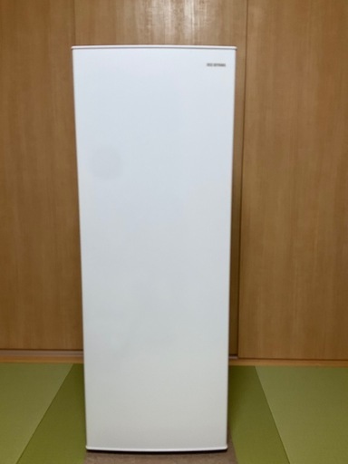 お取引者様決定しました　アイリスオーヤマ　冷凍庫　142L KUSN-14A-W