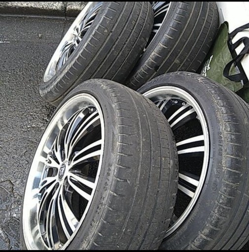 早いもの勝ち15000円→10000値下げロクサーニ20インチ夏タイヤ