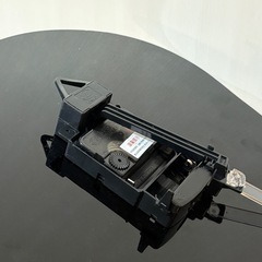 【ジャンク品】モノトーン 壁掛け時計 振り子付きの画像