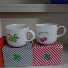 銀行の粗品のコップの画像