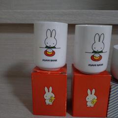 銀行の粗品のコップの画像