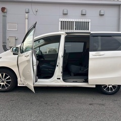 Bluetooth対応ナビ付きのフル装備☆お買い得車☆月々1.1万円〜分割払い可❗️車検2年付き！大人気☆HONDA フリード☆Bluetooth対応ナビ付き☆走行中DVD見れます☆ETC付き☆便利なバックカメラ付き☆社外アルミ☆電動スライドドア付き☆事故修復歴無し☆ドライブレコーダー付きのフル装備☆‼️の画像