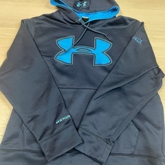 アンダーアーマー　パーカー　XL