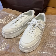 SHEIN 厚底 スニーカー 白 靴 ZARA スポーツシューズの画像