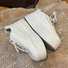 SHEIN 厚底 スニーカー 白 靴 ZARA スポーツシューズの画像