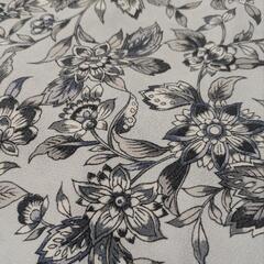 薄緑のお着物の画像