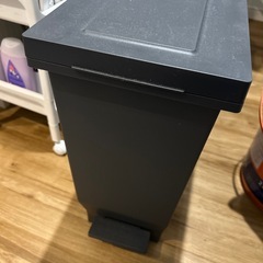 【本日4/6限定価格】ゴミ箱の画像