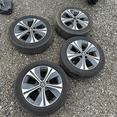 215/55R17 