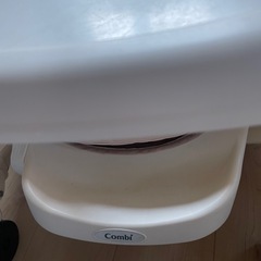 combi 手動　ハイローチェアの画像