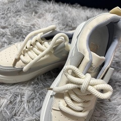 レデイース　スニーカー