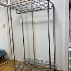 ハンガーパイプ付スチールラックの画像