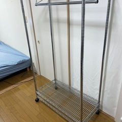 ハンガーパイプ付スチールラックの画像