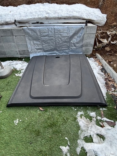 トヨタ純正　ハイラックスGUN125トノカバー