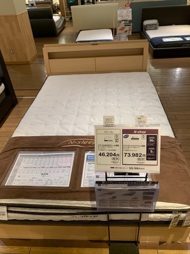 ✨️【別売可】✨️ダブルベッドフレーム、マットレス付き