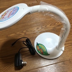 エルズーム　ルーペ付きLEDスタンドライト