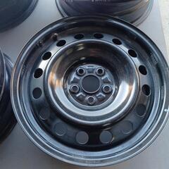 トヨタスチールホイールとホイールキャップの画像