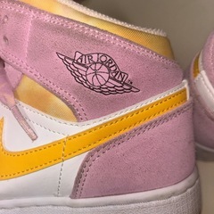 レデースJORDAN1 MID SE 　の画像
