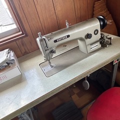 無料！JUKIとBROTHERのミシン　２セットの画像
