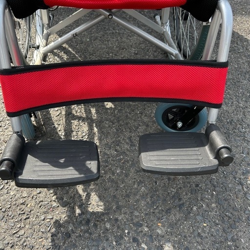 車椅子 軽量 折りたたみ車いす ノーパンクタイヤ仕様 CUKY-870 赤 痛くならない〜す 自走用車椅子 アルミ製車イス