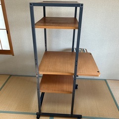 パソコンデスクの画像