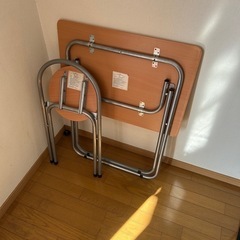 テーブル、イス　セットの画像