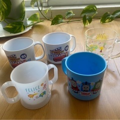 子供用食器の画像