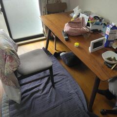 テーブル　椅子
