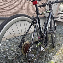 自転車　クロスバイクの画像