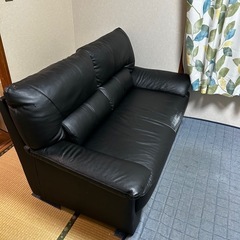 【ご成約済み 】黒色レザー系ソファ　