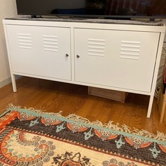 IKEA 鍵付きキャビネットの画像