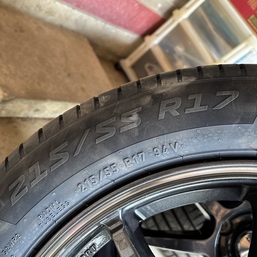 新品ピレリ　　215/55/17