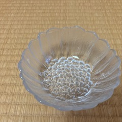 花形 透明ガラス皿 小型の画像