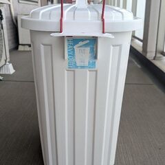 Lustro Ware プラスチック（PE製）角型ペール容器の画像