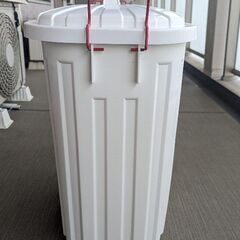 Lustro Ware プラスチック（PE製）角型ペール容器の画像