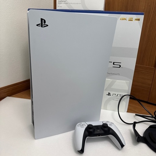 PlayStation5 本体 ディスクドライブ搭載 (CFI-1000A01) 
