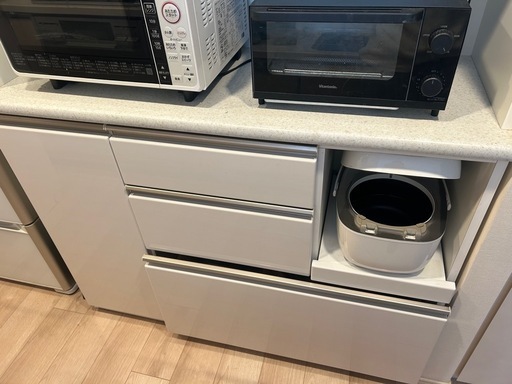 綺麗なキッチンボード