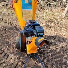 エンジン式粉砕機 ウッドチッパー の画像