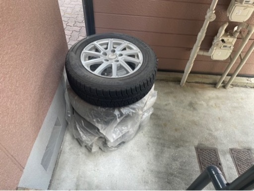 値下げスタッドレスタイヤ　アルミホイール付　４本セット