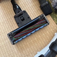 沢山のお問い合わせありがとうございました。1人決まりました。また宜しくお願いいたします。掃除機、ゴミ箱の画像