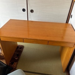 シンプルな勉強机