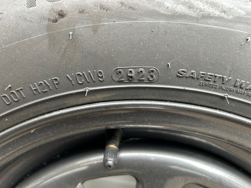 ハイエース　スタッドレス　四本セット