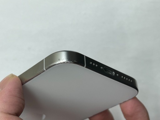 iPhone15Pro 256GBホワイトチタニウム