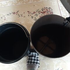 足踏みペダル付ゴミ箱の画像