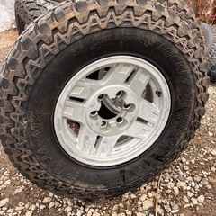 LT235/85R16 MICKEY THOMPSON タイヤ　...