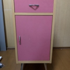 本や小物収納差し上げます