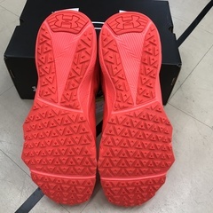 ☆ドリーム２号館☆ ジモティー割引 UNDER ARMOUR/ローカットスニーカー/28.0/RED/3020204-600の画像