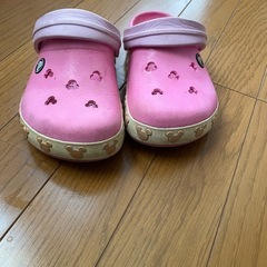 クロックス　子供　サンダルの画像