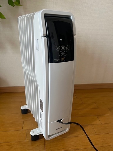 オイルヒーター　アイリスオーヤマ白　